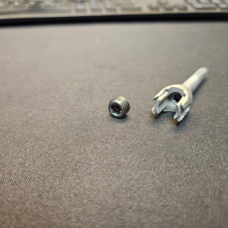 Knochenschraube aus Titan